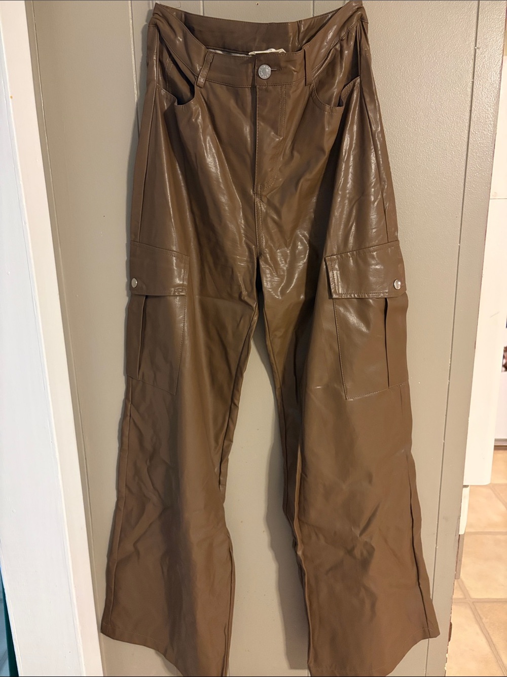 entro Men's Brown Faux-Leather Cargo Pants